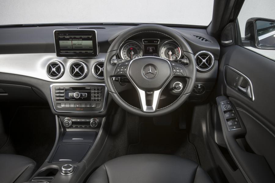  Mercedes-Benz GLA200 CDI 2014 года  (UK) (фото 38 из 46)